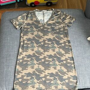 Tresics Camouflage V-Neck Dress